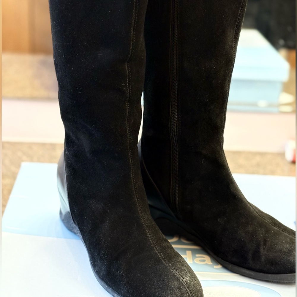 Black suede wedge boots, full zipper closure, anti-slip soles